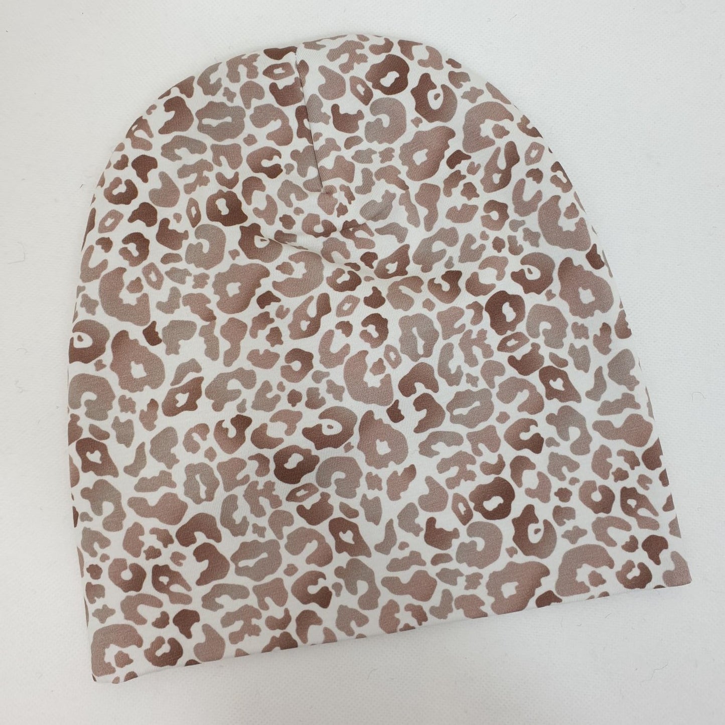 Beanie und Loop im Leo-Design