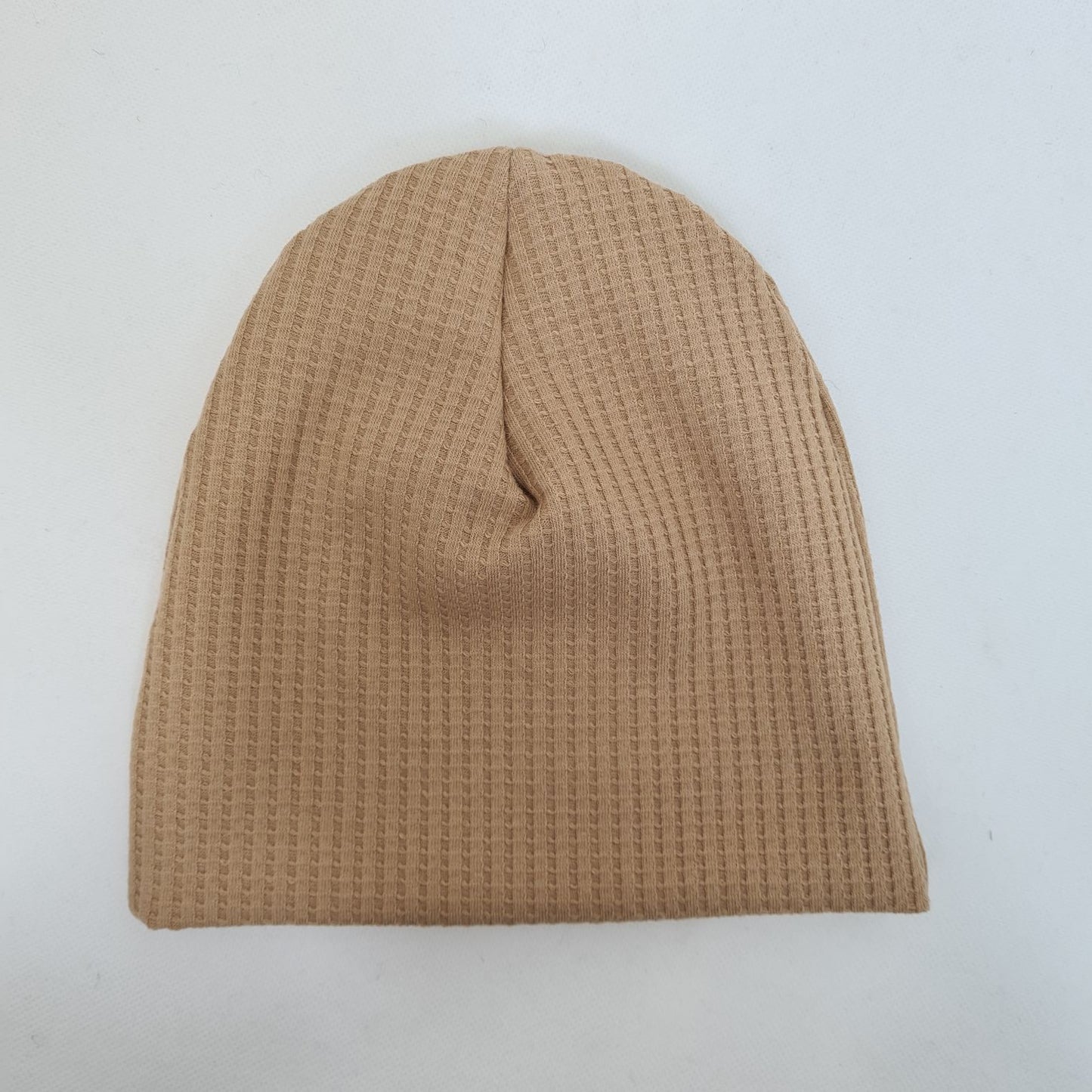 Beanie und Loop aus Waffeljersey in Camel