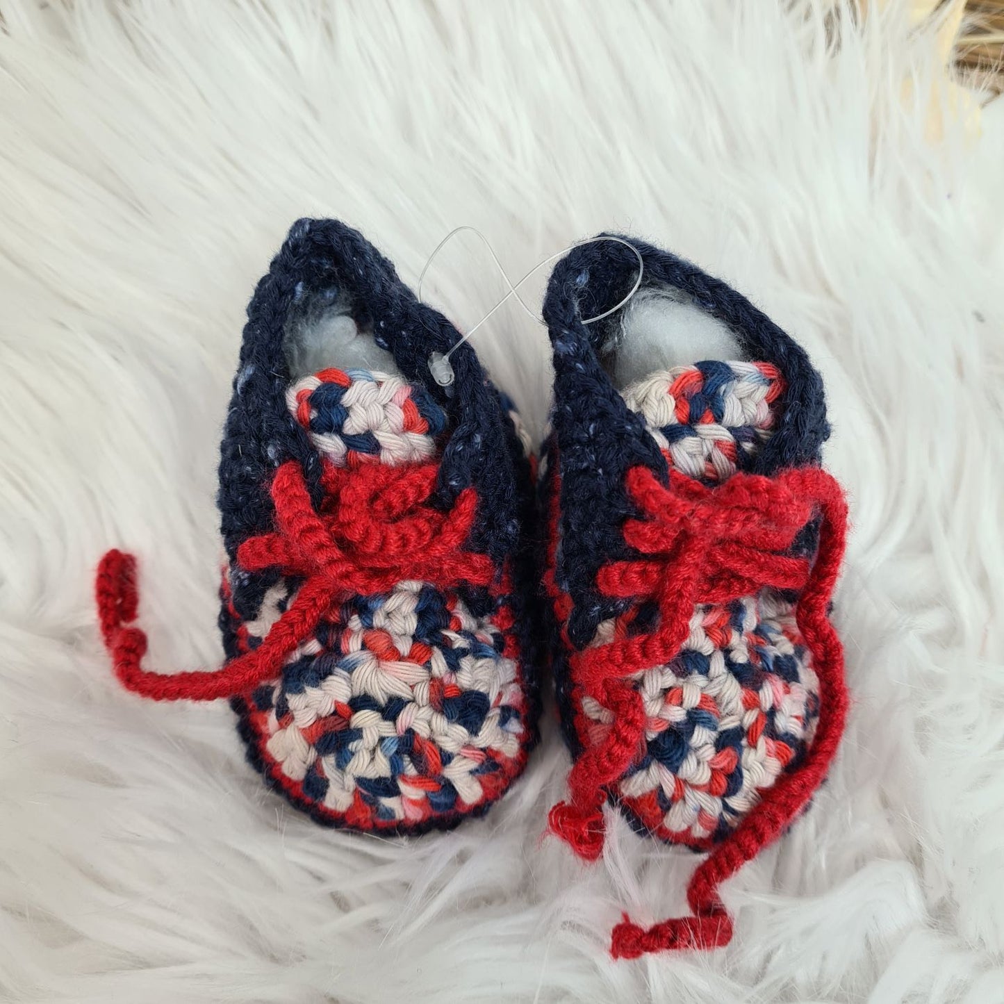Handgehäkelte Babyschuhe – Einzigartige Einzelstücke für 0-3 Monate