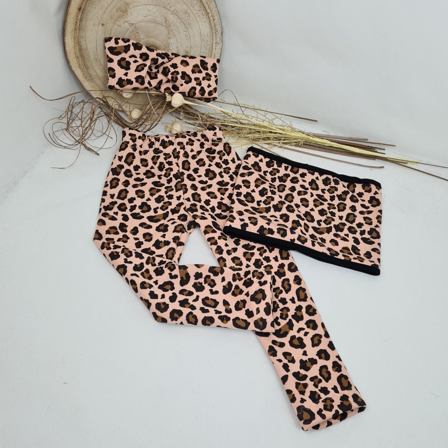 Kuscheliger Loop-Schal im Leoprint – Stylisch & Warm