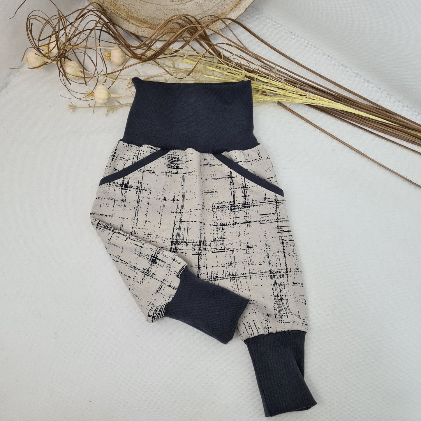 Pumphose „Beige & Grau“ – Bequeme Mitwachshose