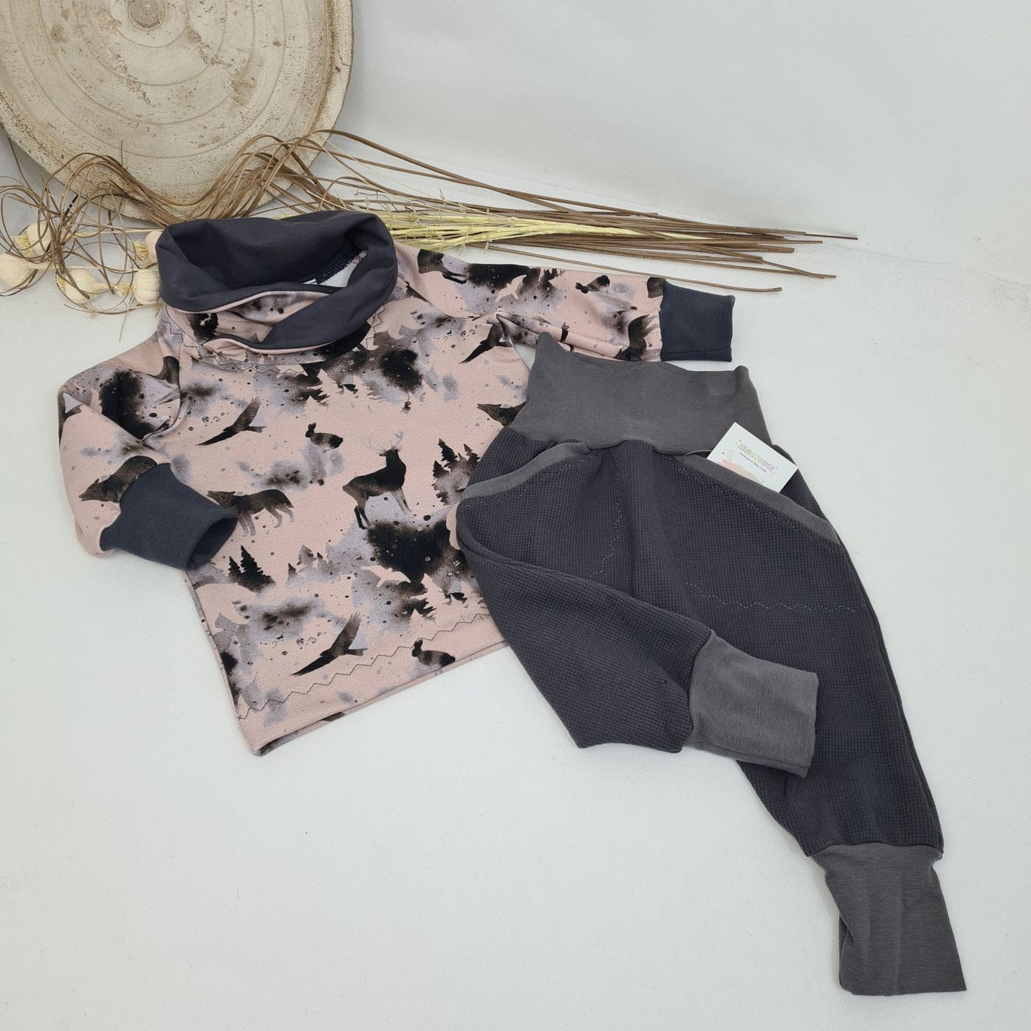 Sweat-Hoodie mit Hirsch, Wolf, Hase & Greifvogel