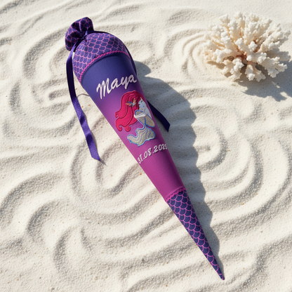 Individuell bestickte Schultüte „Meerjungfrau“ und Meeresbewohner– personalisiert mit Namen & Datum