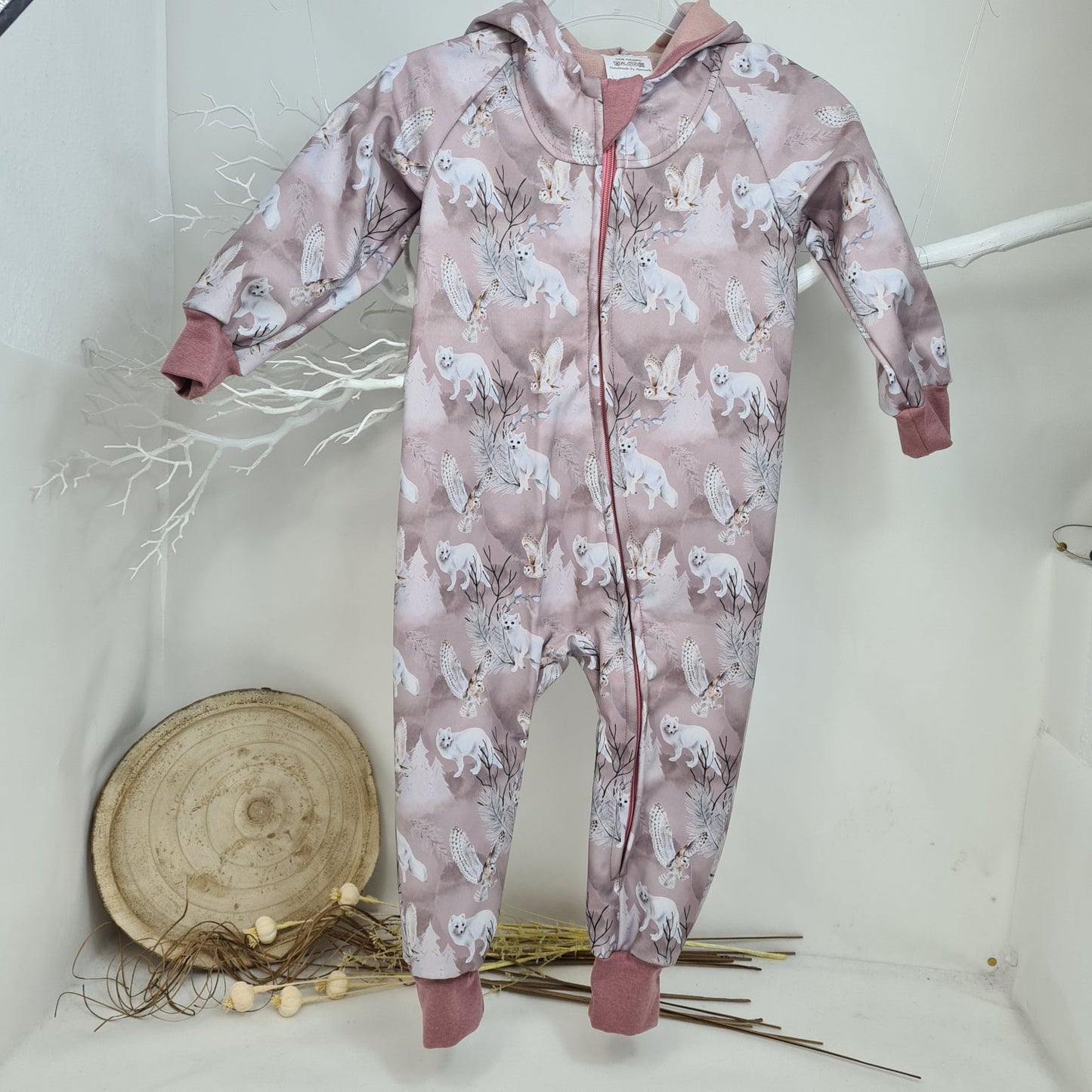 Kuscheliger Softshell-Overall für Kinder – perfekt für Wind und Wetter!