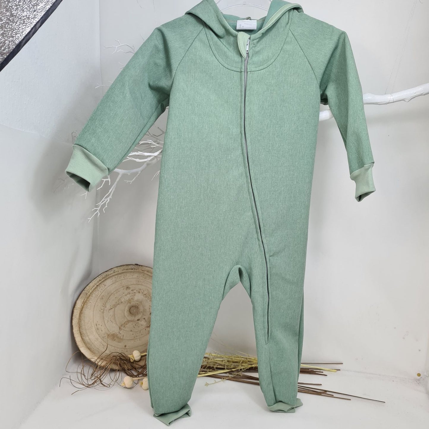 Kuscheliger Softshell-Overall für Kinder – perfekt für Wind und Wetter!