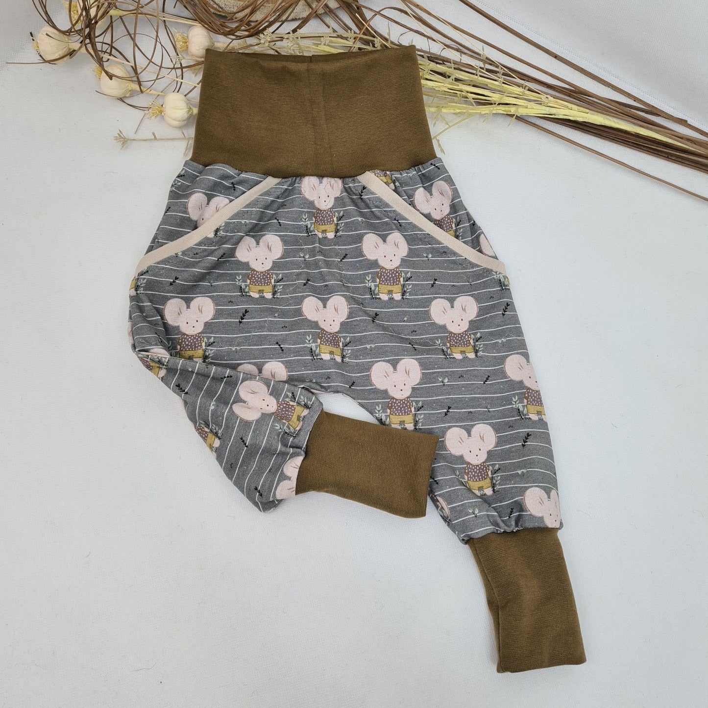 Pumphose „Maus mit Riesenohren“ – Grau mit feinen Streifen