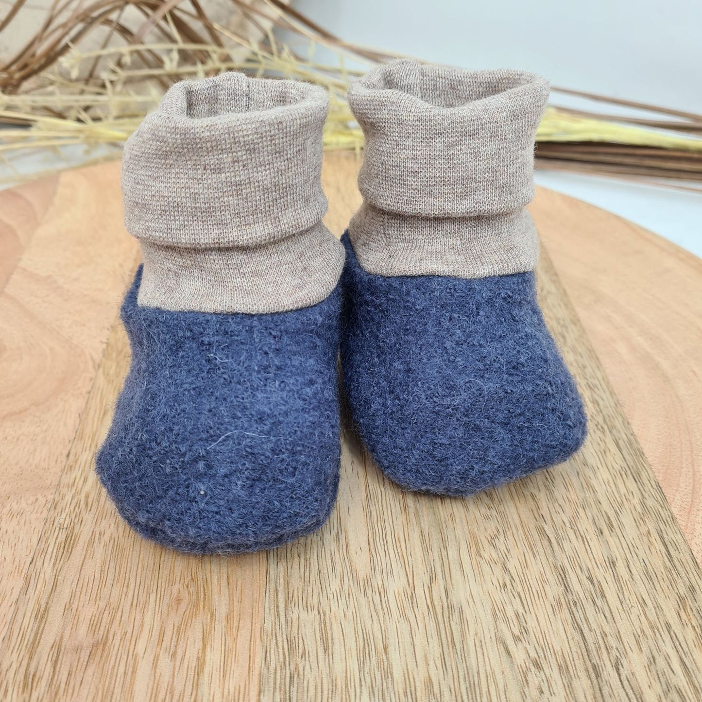 Babyschühchen aus Wollwalk – Verschiedene Farben & Größen
