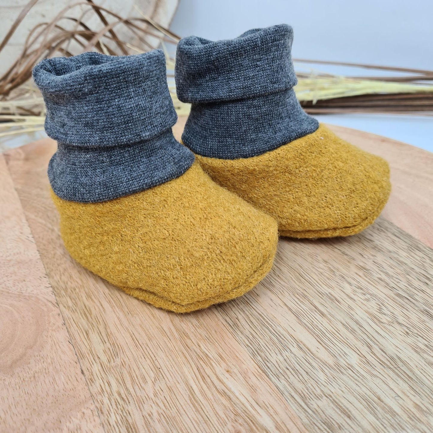 Babyschühchen aus Wollwalk – Verschiedene Farben & Größen