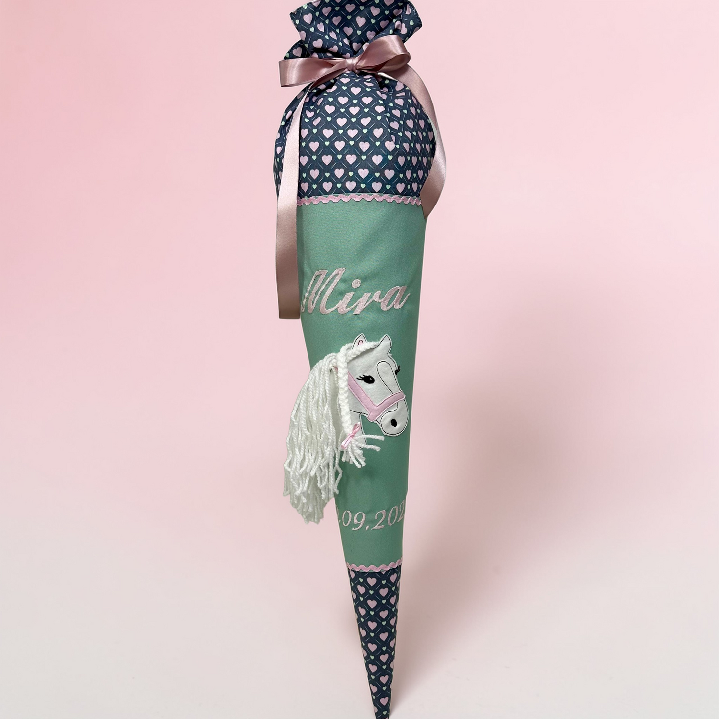 Individuelle Schultüten Handmade – personalisiert & liebevoll bestickt