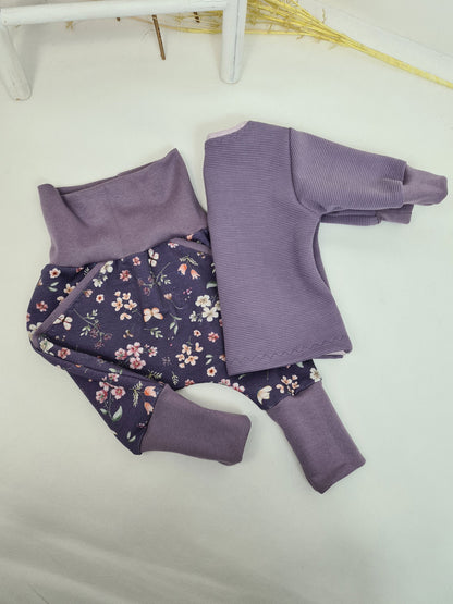 Pumphose mit Streublümchen auf Lila French Terry - Zauberzwerge