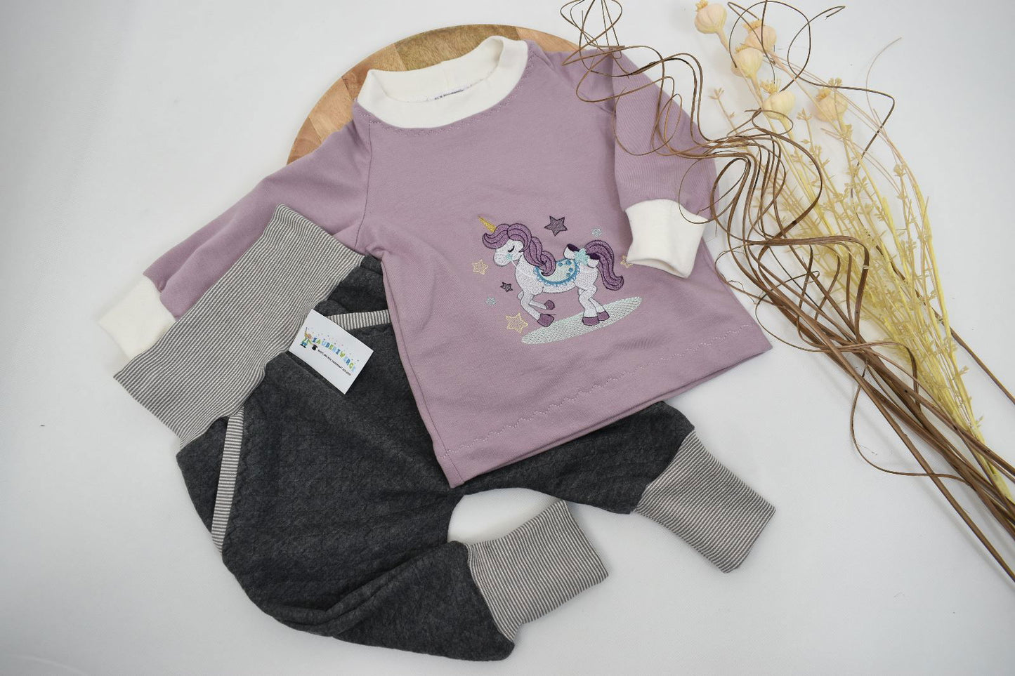 Sweatshirt mit Einhorn-Stickerei - Zauberzwerge