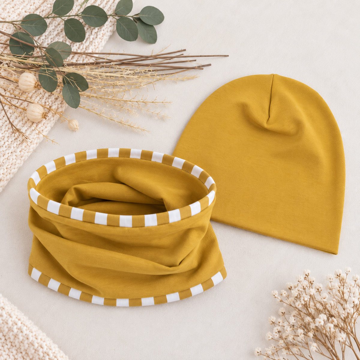 Kleiner Sonnenschein – Beanie & Loop in Ockergelb 🤍