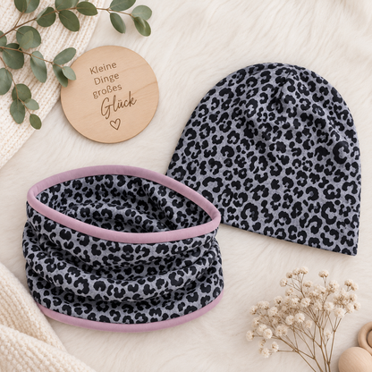 Kuscheliger Leo-Zauber – Beanie & Loop Set in Grau
