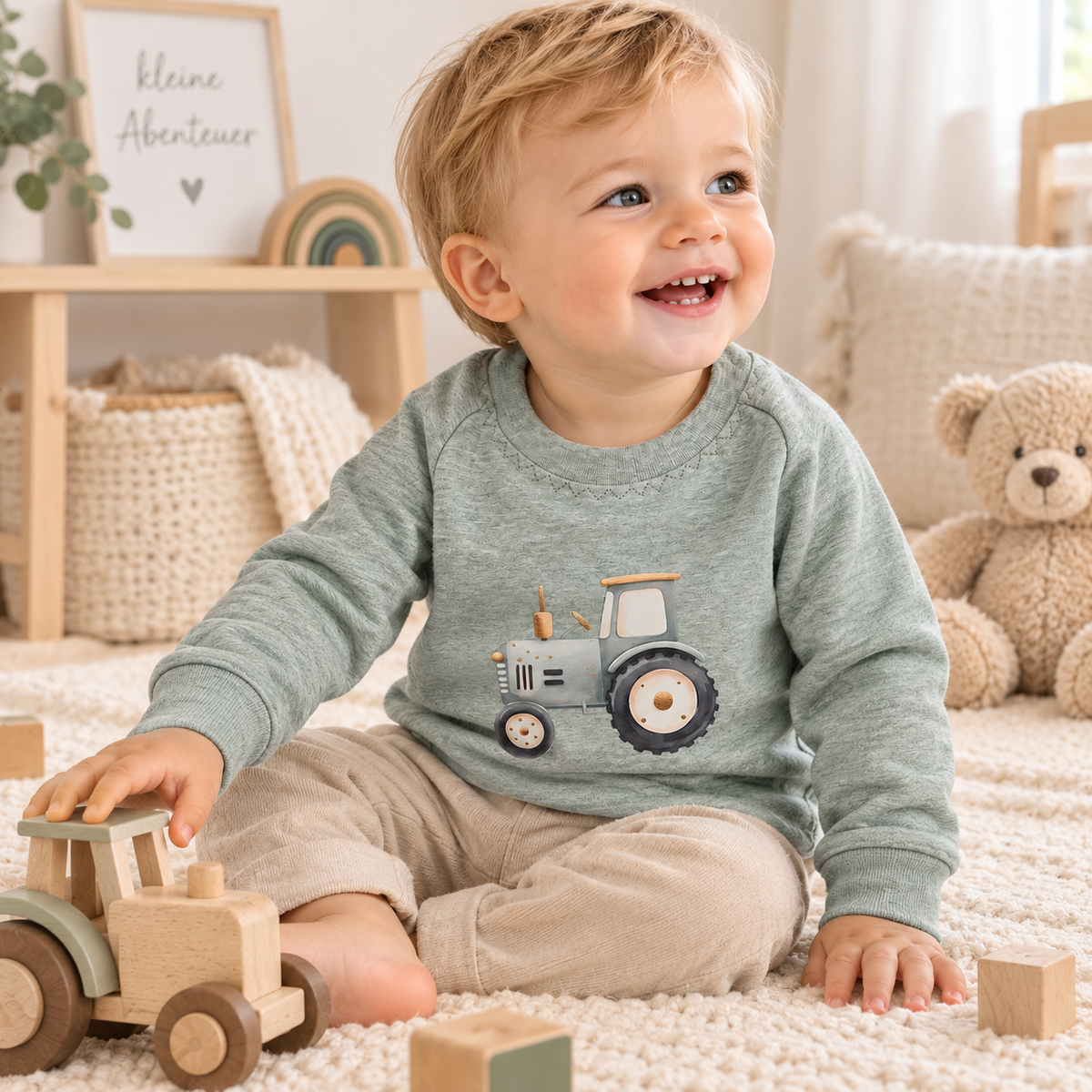 Sweatshirt mit Trecker in Altgrün Melange