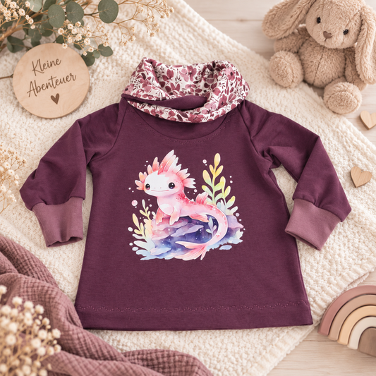 Hoodie-Sweat „Axolotl Beere“ – handgemacht & kuschelweich