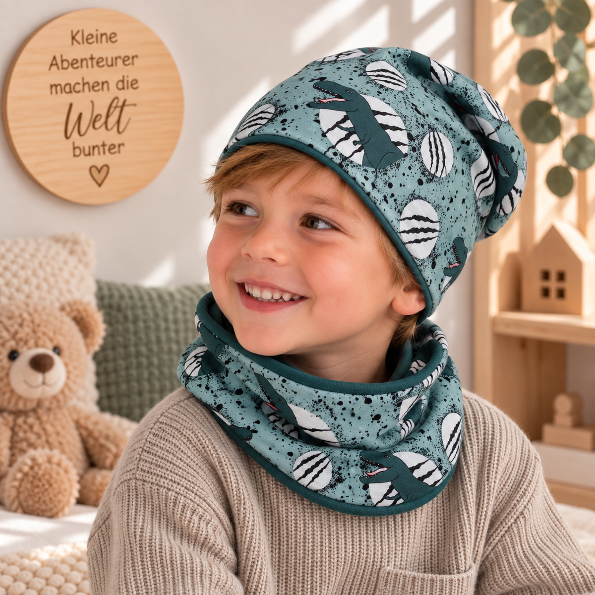 Kleiner Dino-Freund – Beanie & Loop in Grün 💚