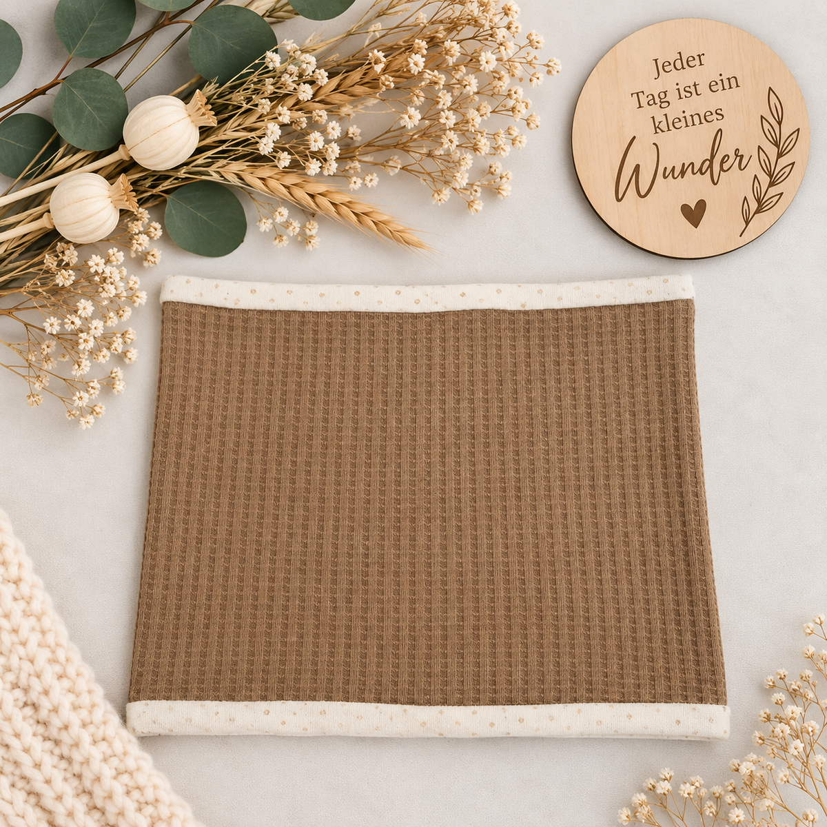 Kleiner Wohlfühlliebling – Beanie & Loop Waffeljersey in Camel ✨